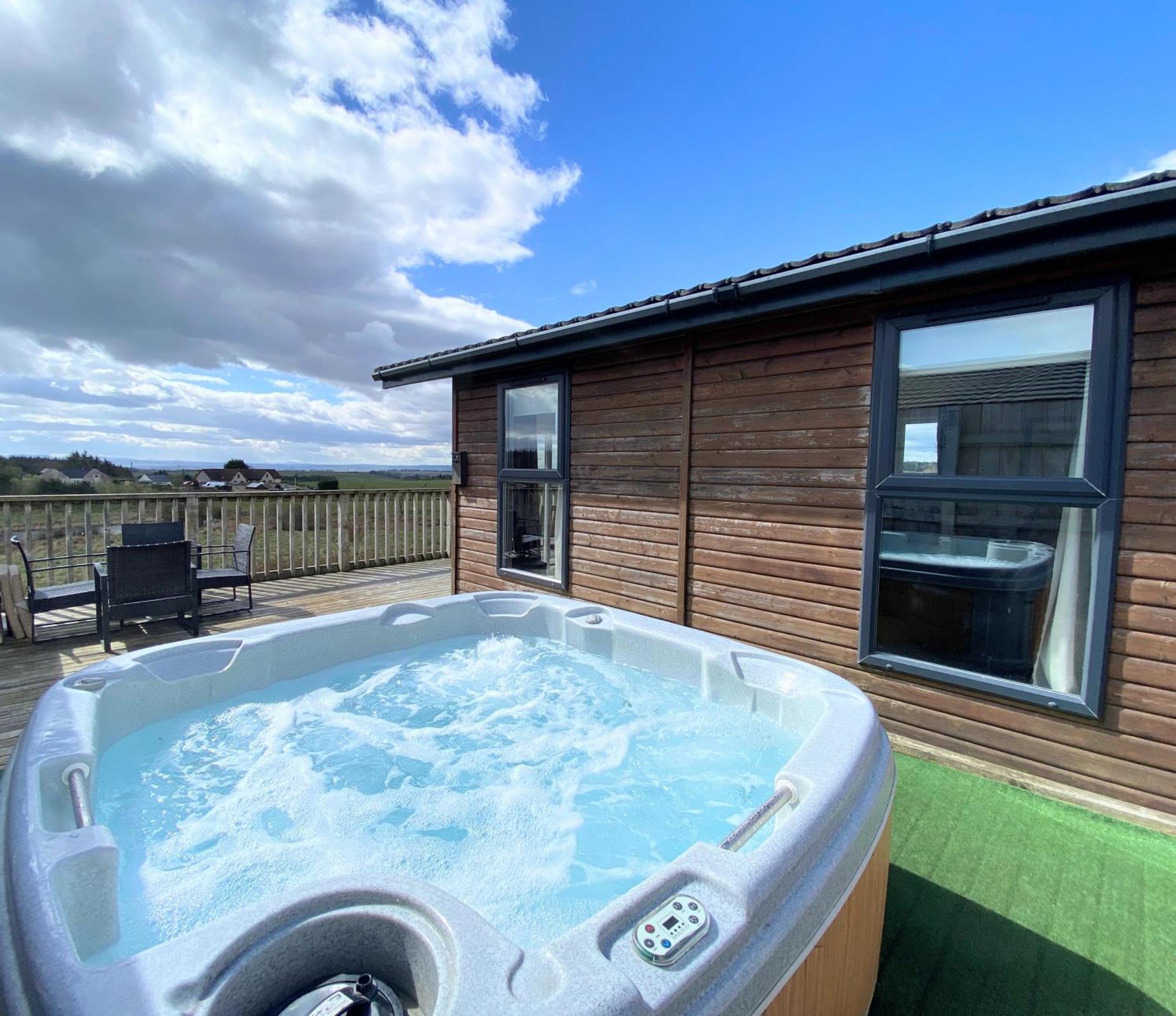 Benarty 11 With Private Hot Tub - Fife - Loch Leven - Lomond Hills - Pet Friendly Villa Kelty Buitenkant foto